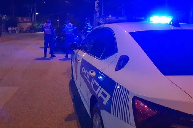 Tiranë, 41-vjeçari plagos me thikë bashkëjetuesen e tij