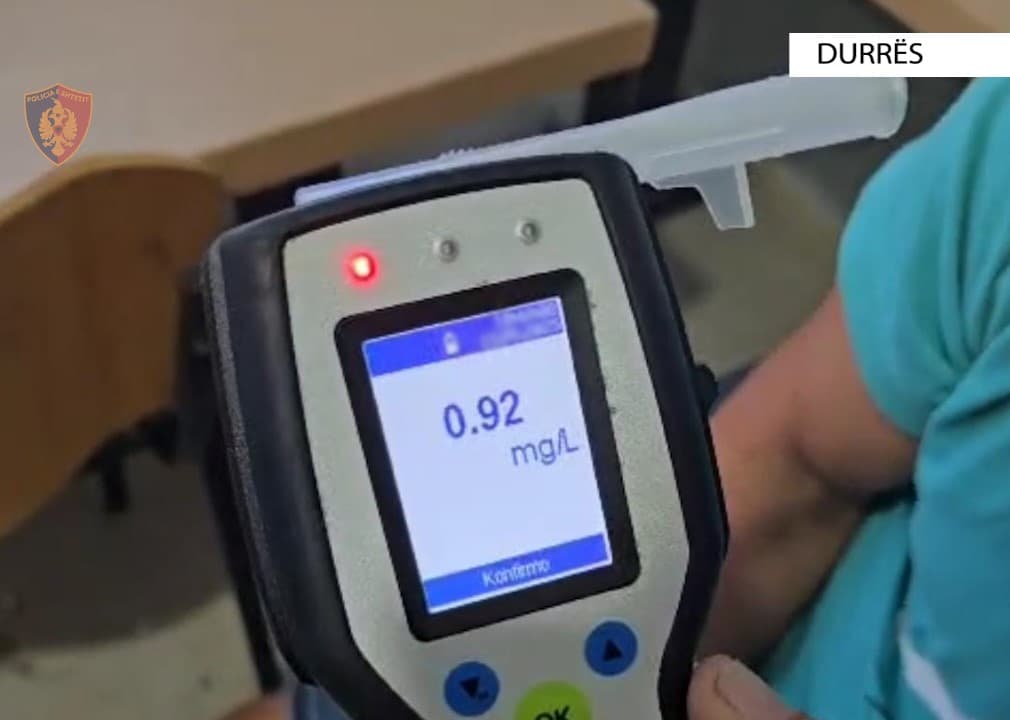 I dehur në timon tenton të vrasë me makinë komshiun e tij, pranga të riut në Durrës